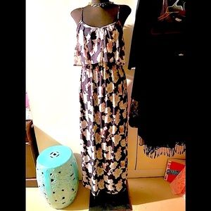 FLOWERED MAXI DRESS